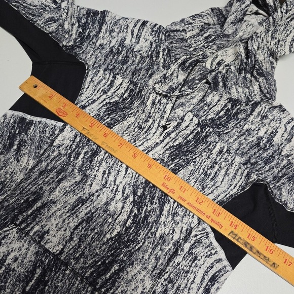 Lululemon Runbeam Hoodie Womens Small Black White Texture Twist Active Running - Picture 8 of 11